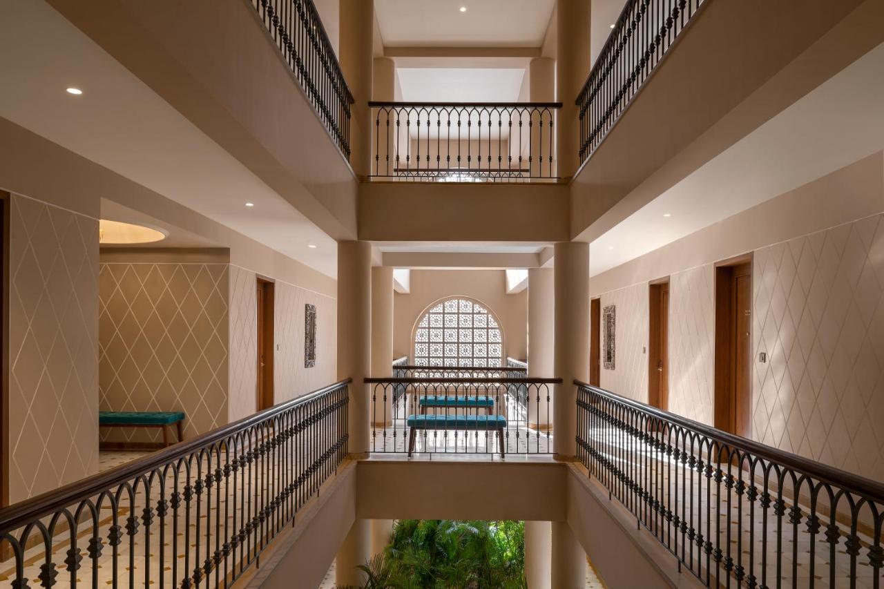 Time Square Resort & Spa Бхудж Экстерьер фото