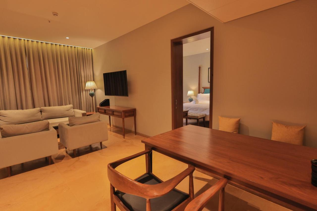 Time Square Resort & Spa Бхудж Экстерьер фото